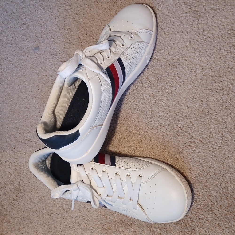 Tommy Hilfiger white classics size 9